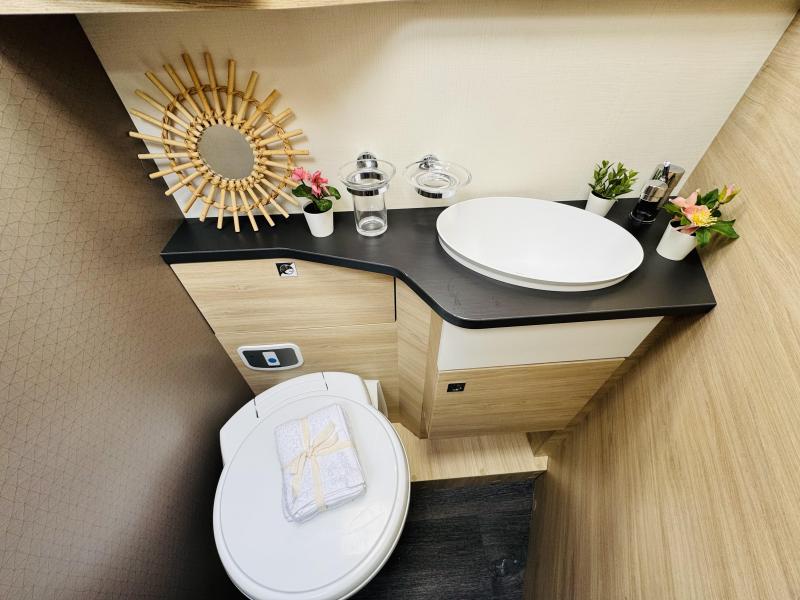 Chausson Titanium VIP 788 Automaat Queensbed Hefbed  foto: 19