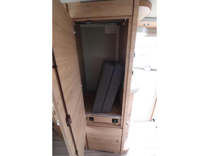 Knaus Sudwind Black Selection 450 FU Model 2026 - 1700KG - 147  foto: 16