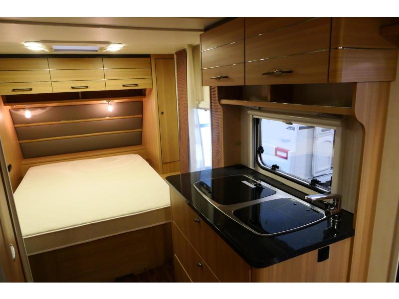 Eriba Living 550 Queens bed  foto: 5