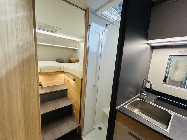 Adria MATRIX 670 SL Axess Camas separadas, suelo completamente plano, 5 plazas con cintur&oacute;n foto: 15