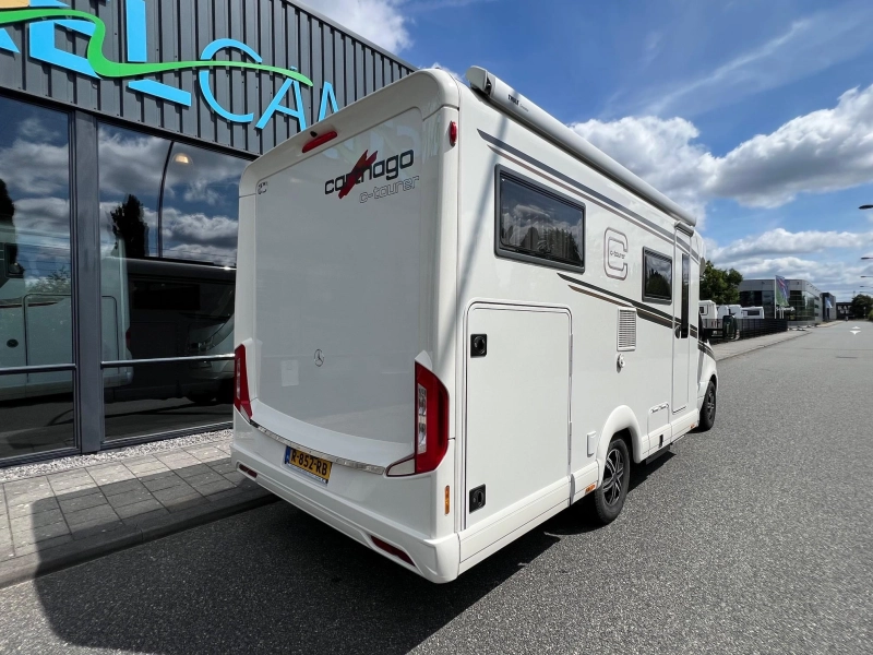 Carthago C-Tourer T 143 LE MERDCEDES/2 ZONNEPAN.  foto: 2