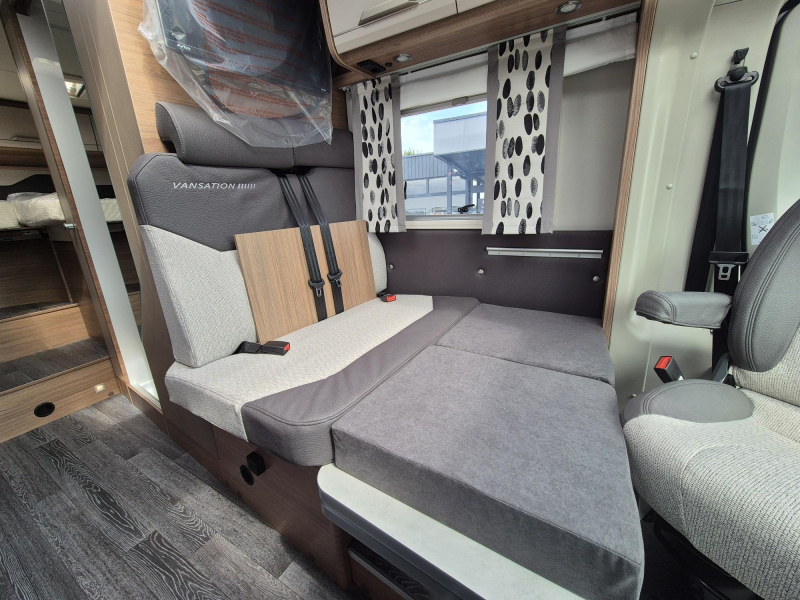 Knaus Vansation Van Ti 650 MEG 180pk automaat 2x airco  foto: 6