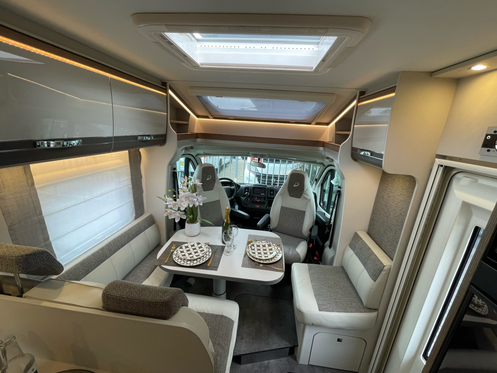 Dethleffs TREND 7057 QUEENSBED AUTOMAAT OVEN BEARLOCK foto: 1
