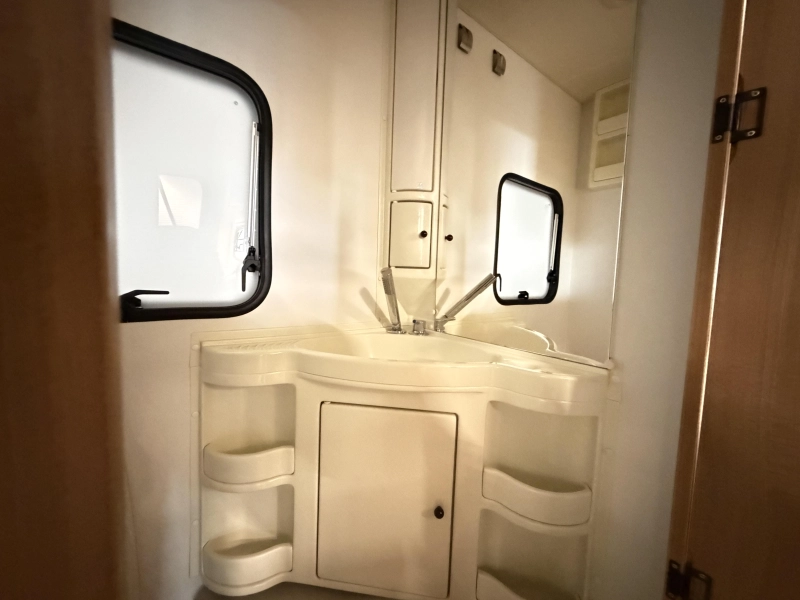 Adria Aviva 370 CP Mover | Bunk bed | Bicycle photo: 15