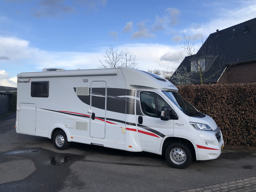 Sunlight T68 Enkele bedden + Hefbed