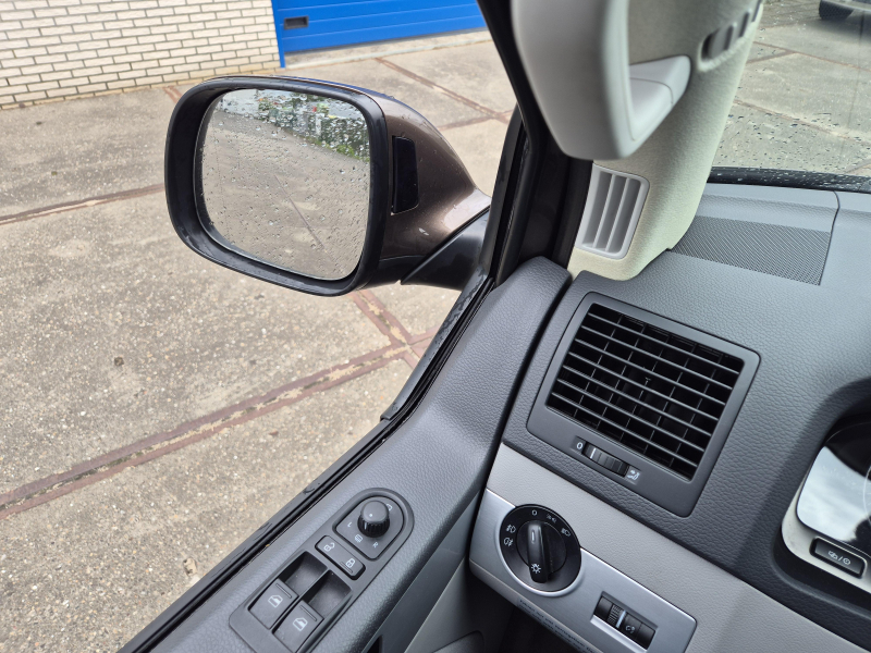 Volkswagen T5 California 180 DSG Foto: 12