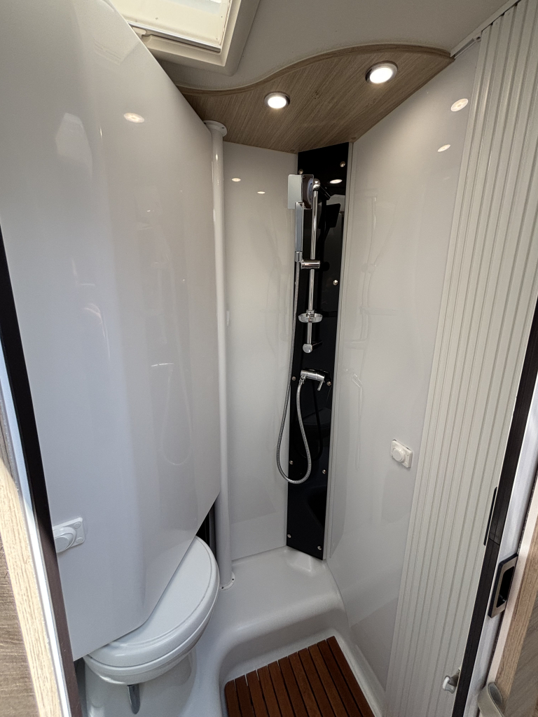 Challenger Graphite 287GA 9T AUT CAMAS INDIVIDUALES+CAMA ABATIBLE 5 PERS foto: 10
