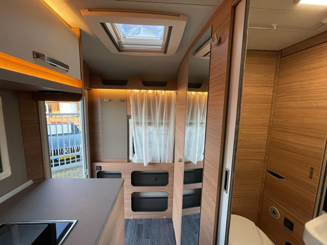 Weinsberg Xcursion 500 LT 150 PS DSG Bulli Foto: 20