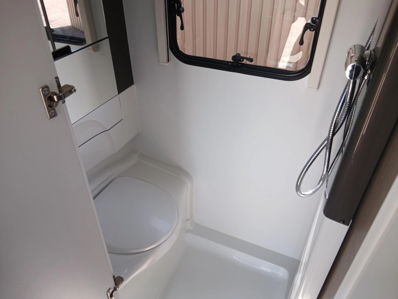 Adria Action 391 PH photo: 12