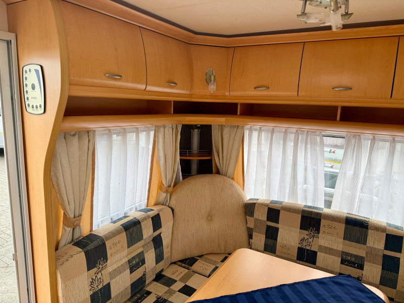 Hobby De Luxe 460 UFE mover fietsenrek voortent  foto: 13