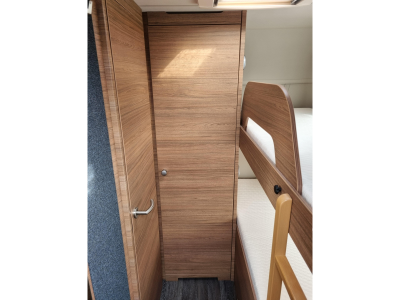 Knaus Sport 500 KD - Stapelbed - Airco  foto: 10