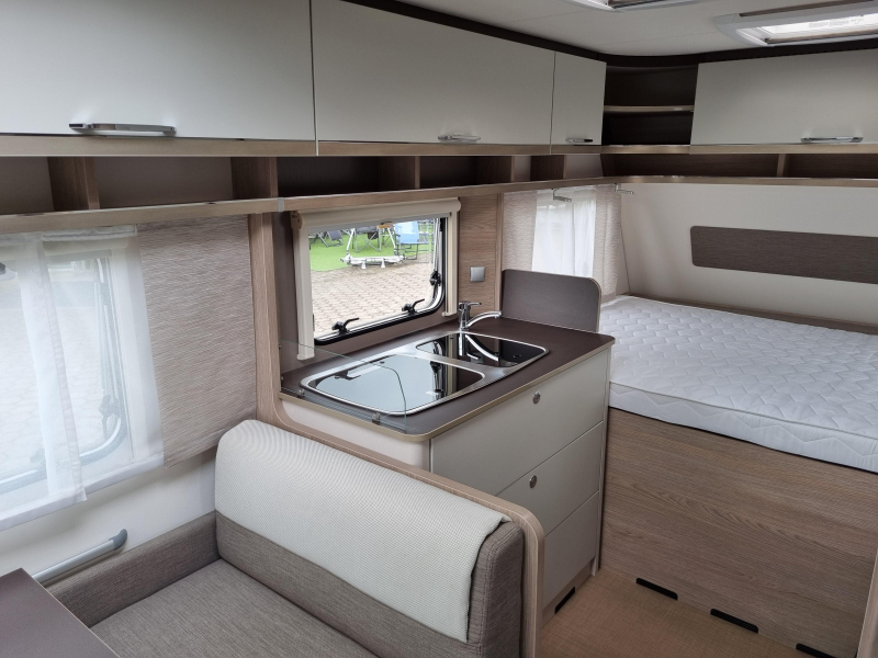 B&uuml;rstner Premio 395 TS Cassette awning-Awning photo: 10