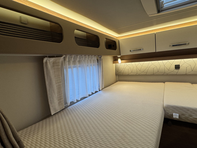 Weinsberg CaraCompact Pepper Edition 600 MEG 140 CV Euro 6 Fiat Ducato 8 **Camas individuales/Portabicicletas/Litio/Inversor/2x Smart TV/Navegador/C foto: 18