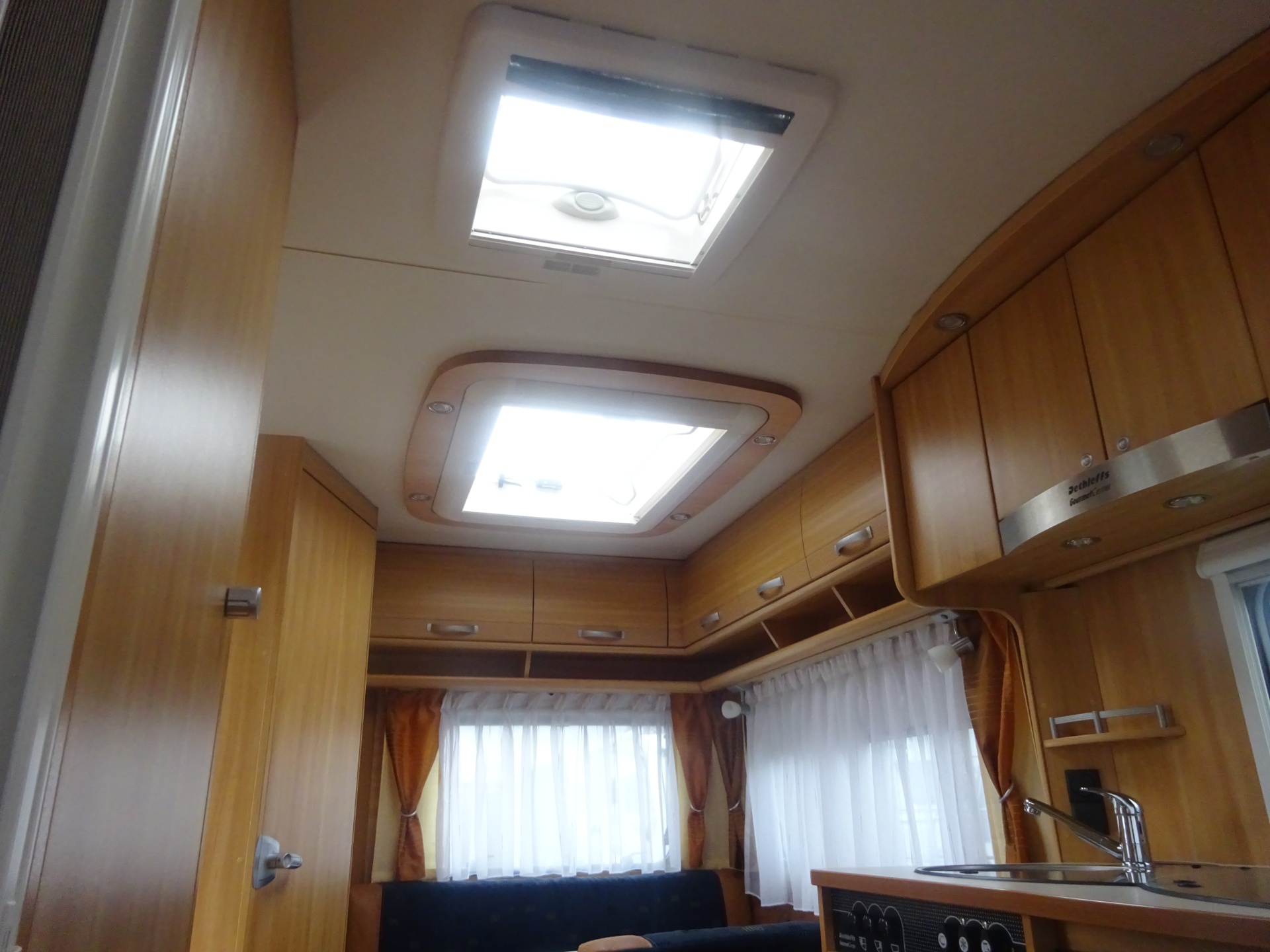 Dethleffs Camper 440DB Met Mover foto: 19