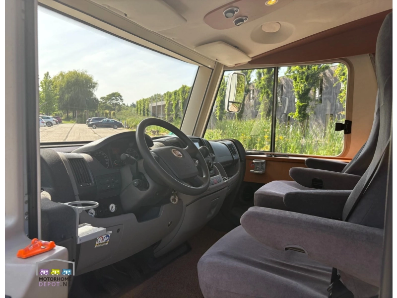Hymer B594 Original NL Kennzeichen Foto: 15
