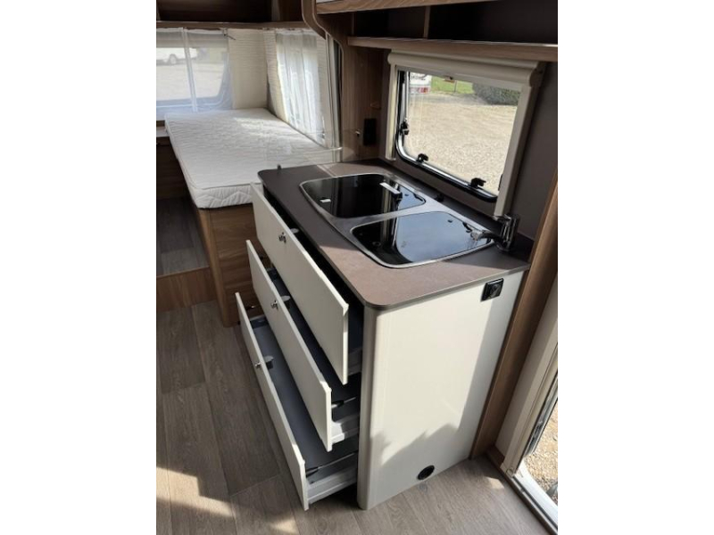 Bürstner Premio Plus 520 TL ruime gezins caravan  foto: 13