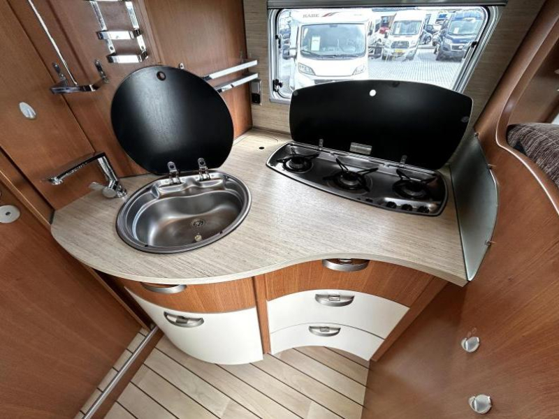 Pilote Explorateur G 741 Dwarsbed/Hefbed/Alde/2012  foto: 17