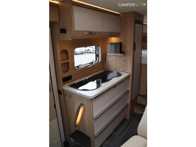 LMC Cruiser T662 140pk Automaat | Lithium | Lengtebedden | Omvormer | Fietsendrager | LPG installatie | Zonnepaneel | 6.99M | Bearlo foto: 12