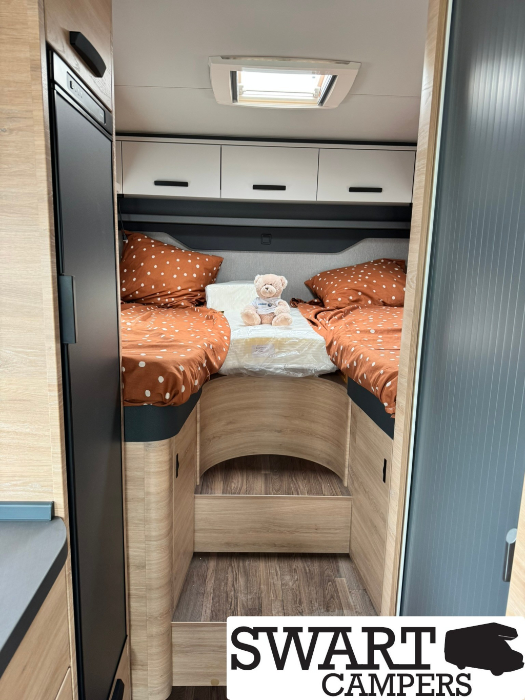 Knaus L!VE WAVE 650 MEG Black Selection foto: 17