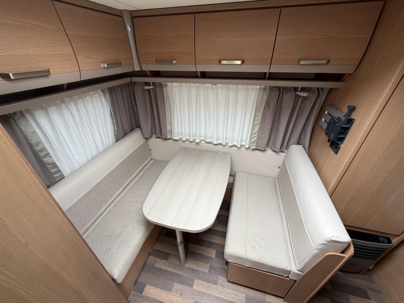 Knaus Sport 400 QD Nieuw staat | Compleet  foto: 8