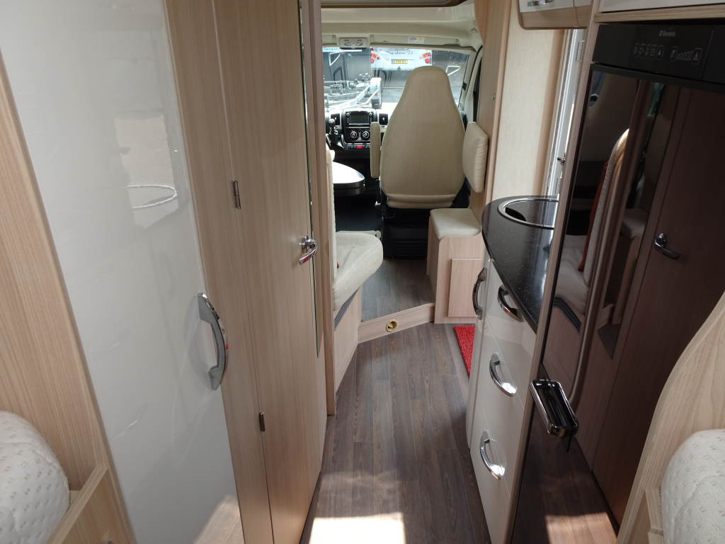 Bürstner Travelvan 690T foto: 3
