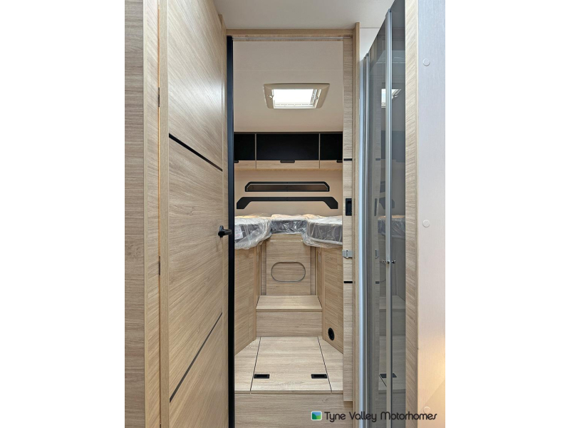 Chausson 797 Titanium single beds and automatic photo: 20