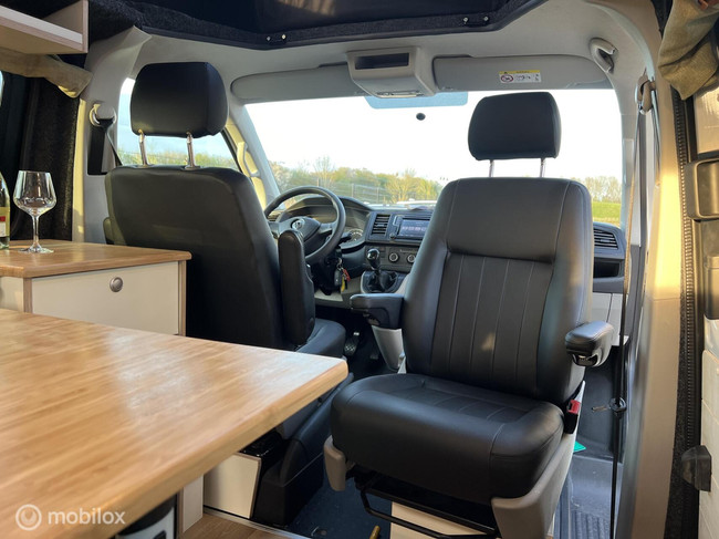 Volkswagen T6 2017 L1H1 zwart foto: 8