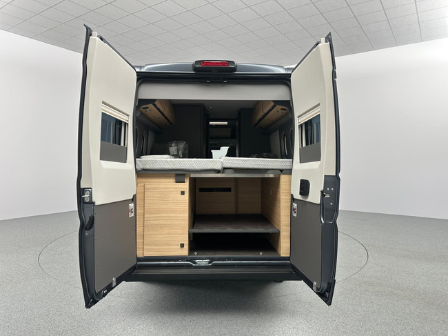 Malibu Van Comfort 640 LE Charming GT Skyview foto: 16