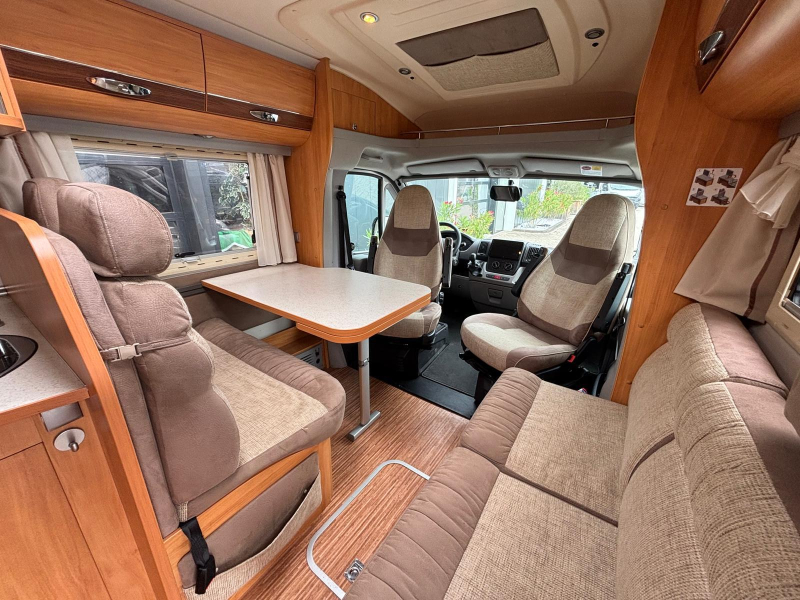 Adria Coral S 680 SP 2010 POPULAR + ESPACIOSO foto: 7