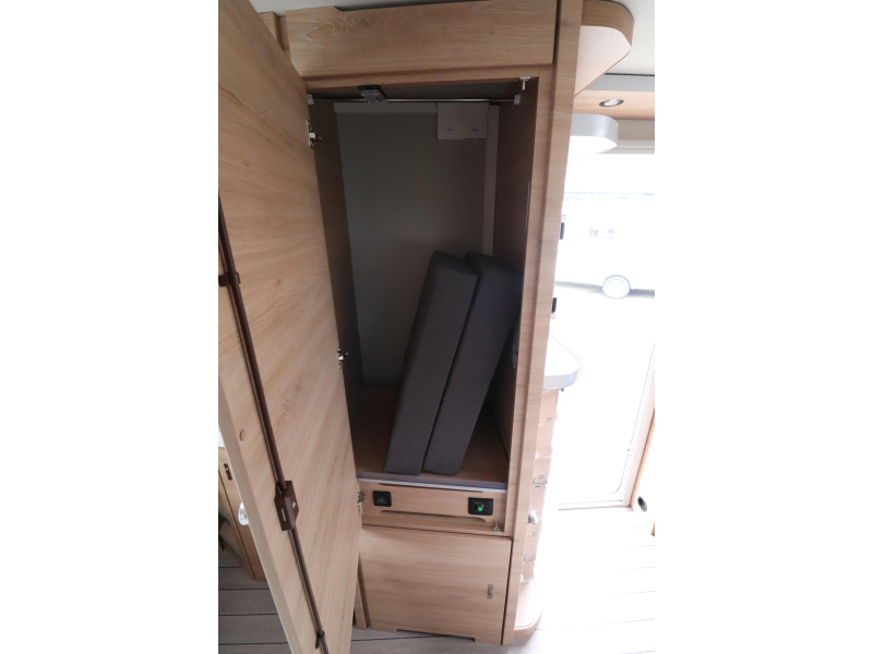 Knaus Sudwind Black Selection 450 FU Modell 2026 - 1700KG - 147 Foto: 16