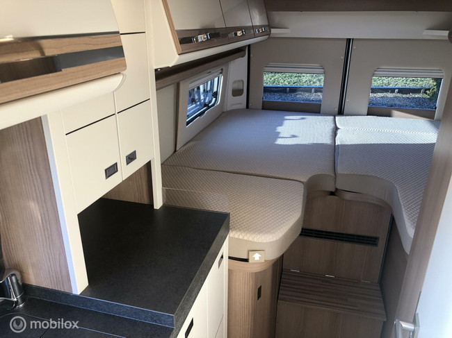 Carthago Malibu 640 Charming GT-Sky-View 160-PK Euro6 Buscamper con camas individuales &iexcl;Excelente estado! foto: 2