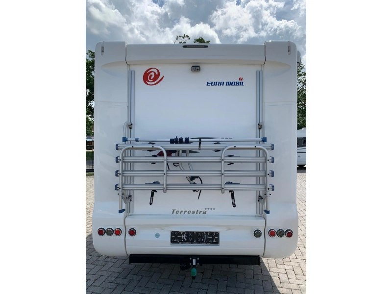 Eura Mobil Terrestra 710 HB Cama fija Garaje XXL foto: 4