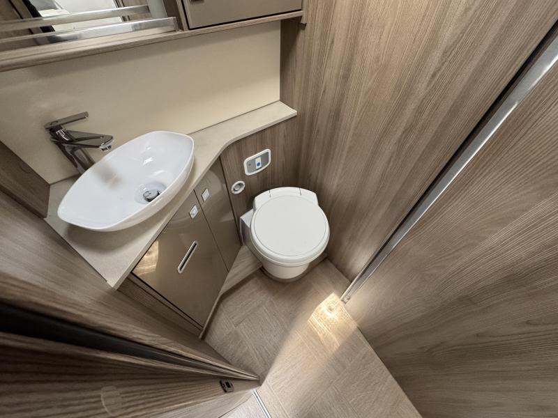 LMC Element 758 G Automaat, airco  foto: 13