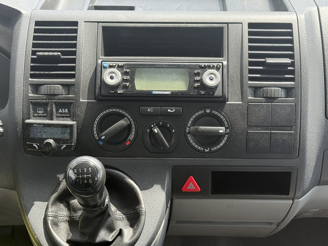 Volkswagen transporter buscamper TDI 131 pk org nl auto nap logisch airco cruise ctr hefdak 2 slaapplaatsen trekhaak foto: 17