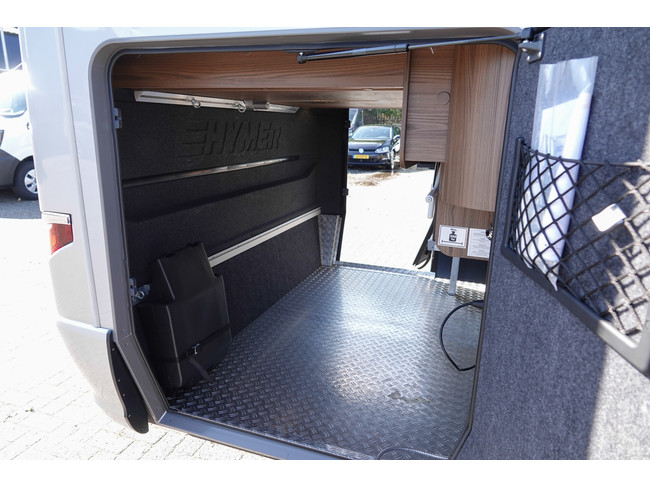 Hymer B 708 SL 180 CV Aut. | Sistema de nivelaci&oacute;n | Bater&iacute;as de litio | Aire acondicionado de techo foto: 17