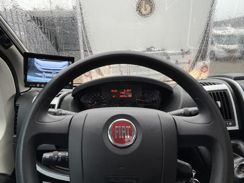 Pilote Sensation 700 P QUEENSBED 6.99M XXL GARAGE CONSTRUCT foto: 12