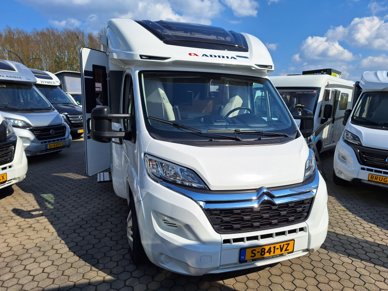 Adria Matrix Axess 650 DC QUEENSBED+FACE TO FACE  foto: 1