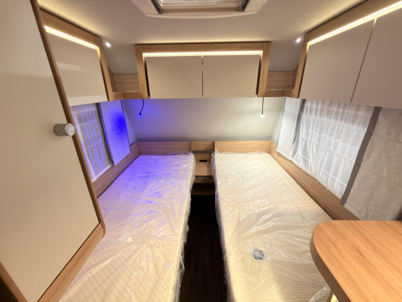 Knaus Sport 500 EU 1800 + Enkele Bedden  foto: 11