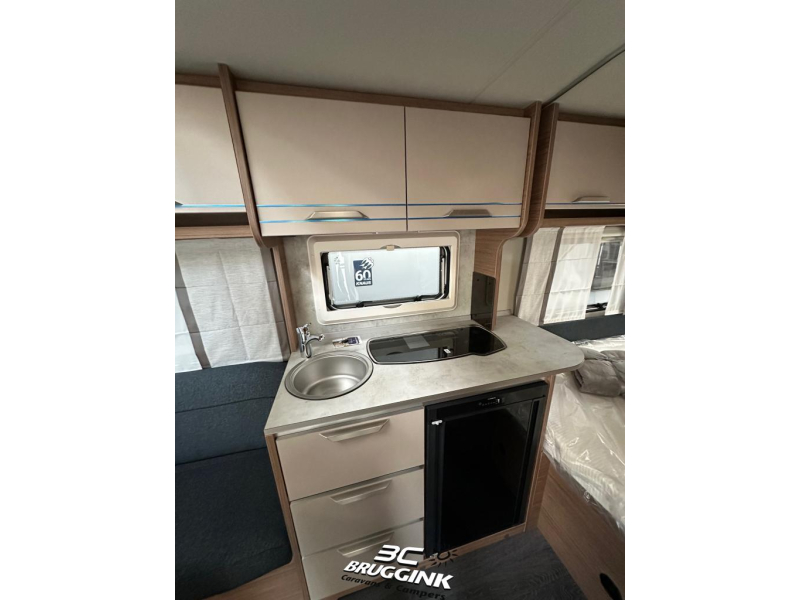 Knaus Sport 450 FU FRENCH BED Underfloor heating photo: 4