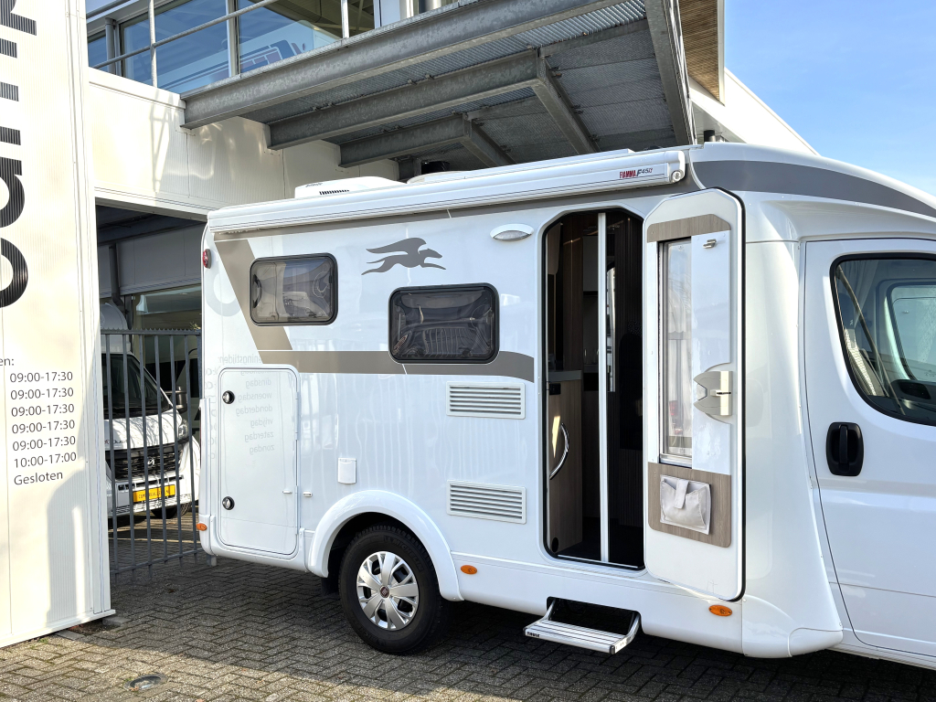 Adria Laika Compact V5 2022 EURO6 TOUTES OPTIONS FIAT8 ! CLIMATISATION DE TOIT photo : 5