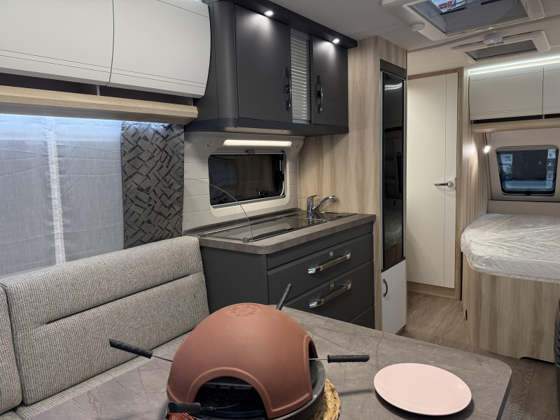 Hobby De Luxe 460 UFE Nieuw | Actie model 2026  foto: 2