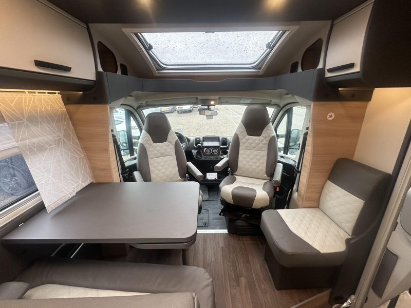 Knaus L!ve Ti 650 MEG Unieke lage lengte bedden  foto: 6