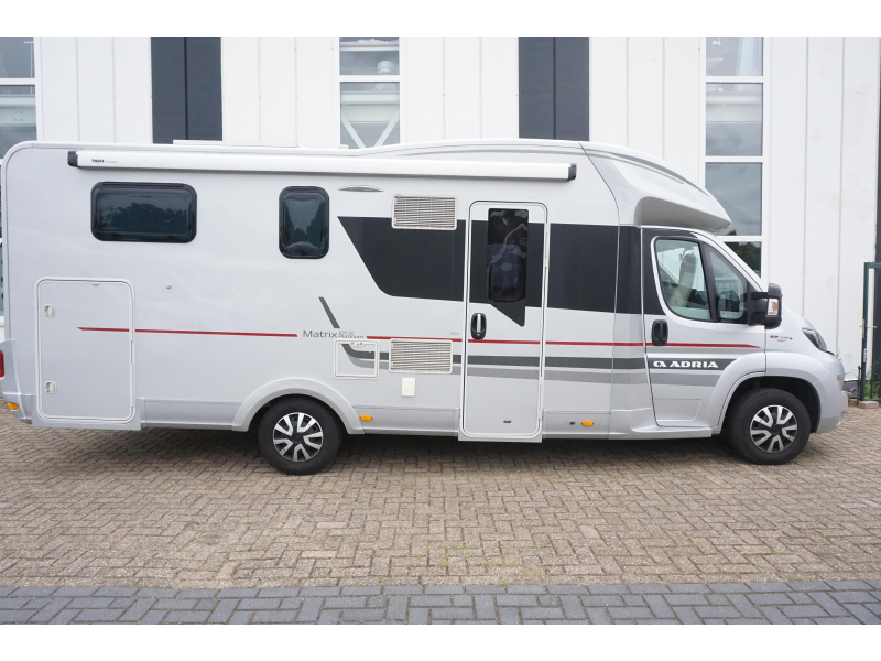 Adria Matrix Platinum 670 SC 5. Sitzplatz / Dachklimaanlage Foto: 2