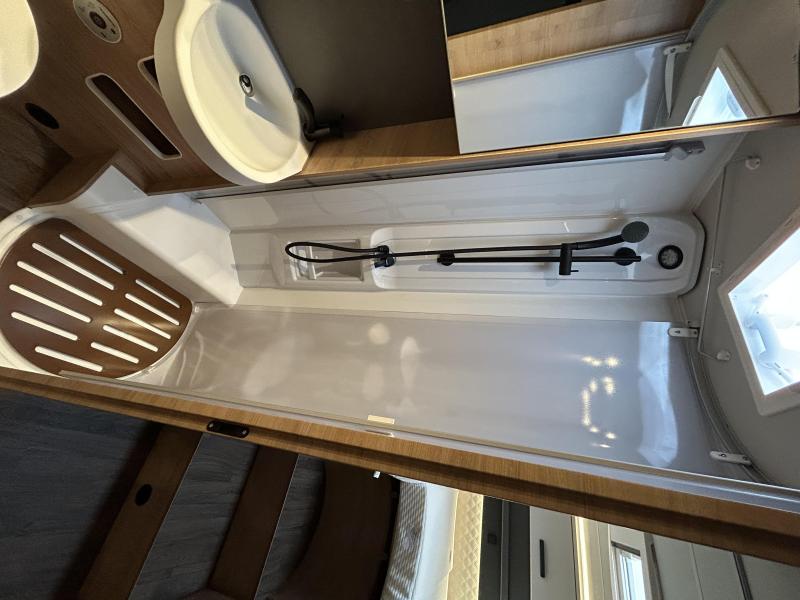 Knaus L!ve Ti 700 MEG Platinum Selection foto: 17