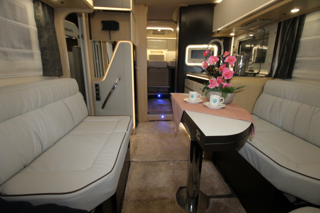 Autostar i 730 LJ Prestige design edition photo : 9