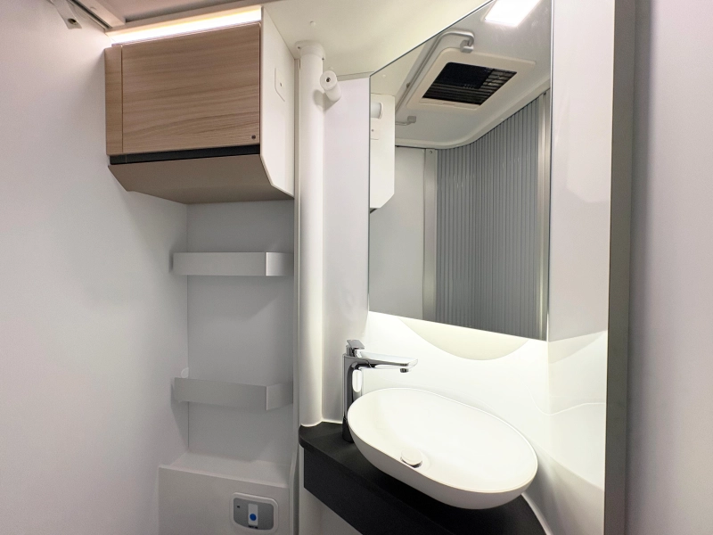 Adria Compact DL 60 a&ntilde;os / autom&aacute;tico foto: 17