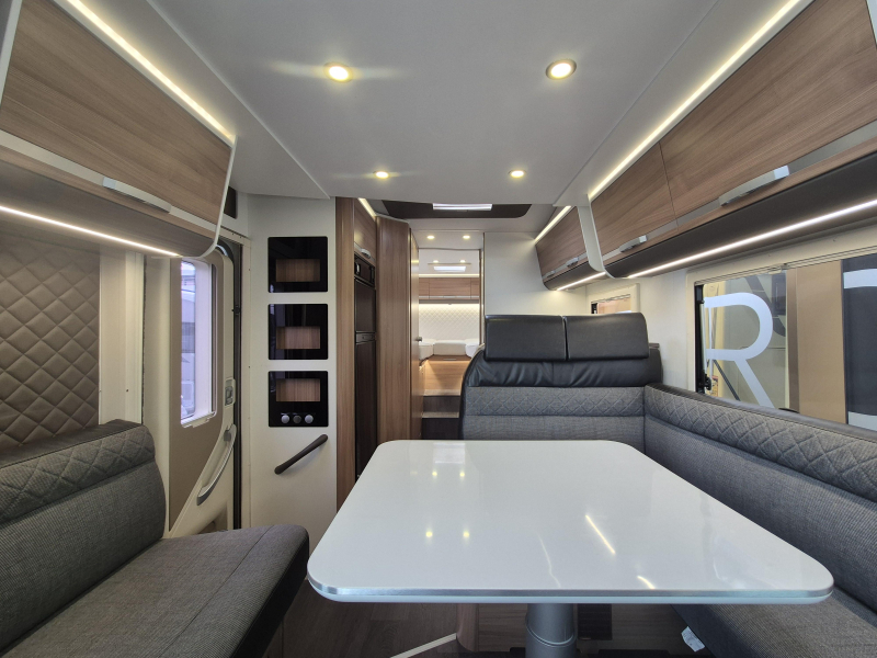 Adria Matrix M 670 SL 160 PS L&auml;ngsbetten Foto: 8