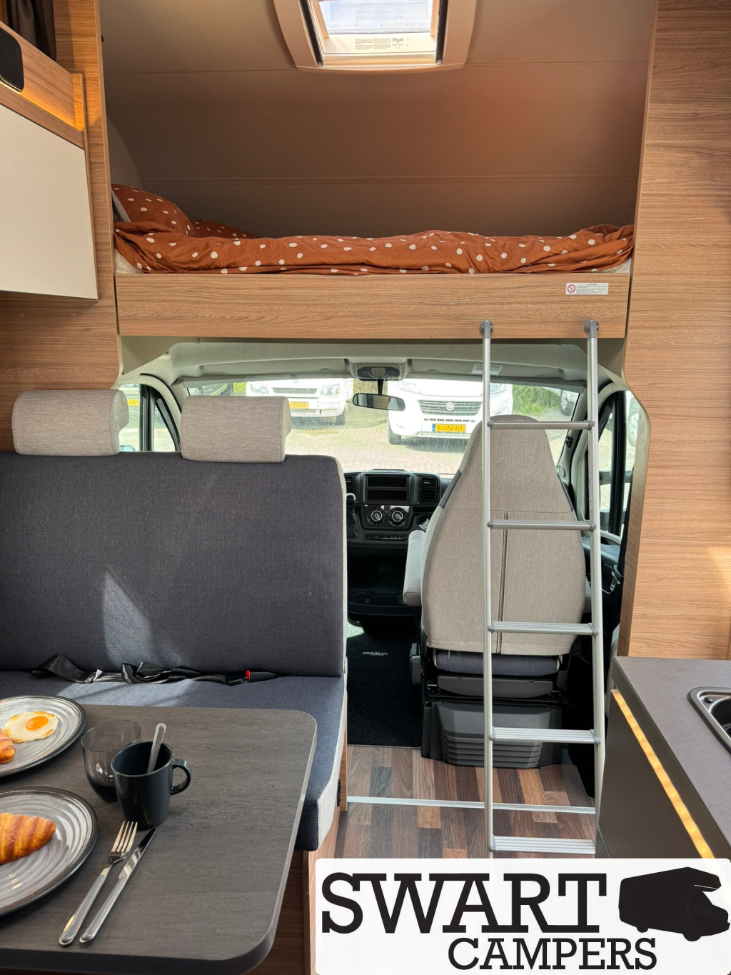 Weinsberg CaraHome 600 DKG, Automaat 6 personen Stapelbed Alkoof  foto: 17