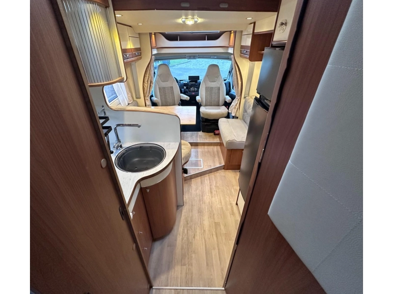 Fleurette Magister 73 LMS slechts 33.500 km  foto: 8