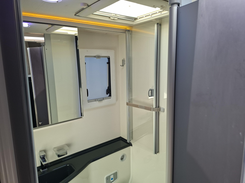 &iexcl;Challenger Premium 287 GA la autocaravana familiar ideal! foto: 12